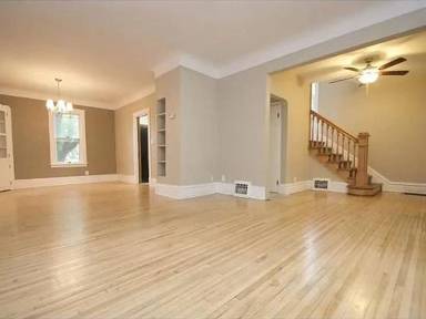 Main picture of 1039 23rd Ave SE