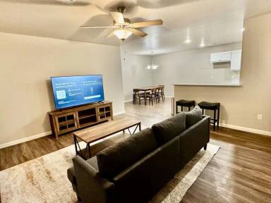 Main picture of 201 Gray St