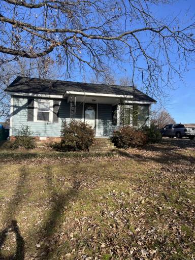 Main picture of 76 Locust Dr