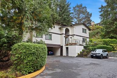 Main picture of 18117 24th Ave NE