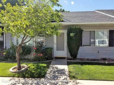 Main picture of 1015 S River Rd