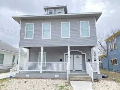 Main picture of 228 Lotus St