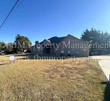 Main picture of 1904 S Uhl Rd