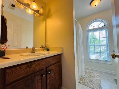 Main picture of 1050 New Village Dr NW