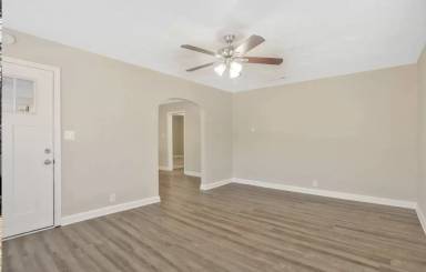 Main picture of 1972 Glendale Dr