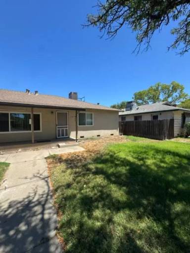 Main picture of 2318 Tully Rd