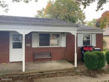 Main picture of 1014 E Adams St