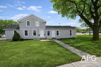 Main picture of 100 Lake Ave