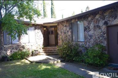 Main picture of 1534 Whipple Ave