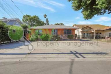 Main picture of 4806 Yosemite Ave