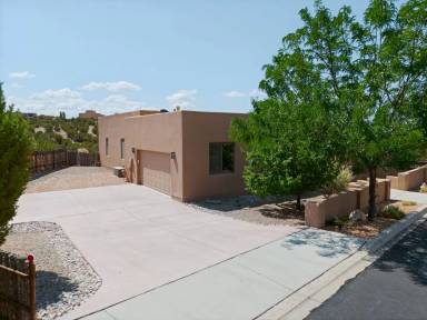 Main picture of 25 Calle Lemita