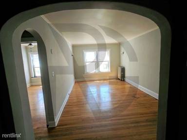 Main picture of 2112 W Ainslie St