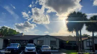 Main picture of 454 Lakeview Dr