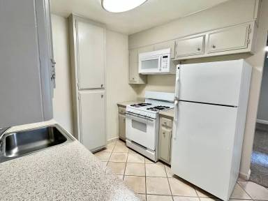 Main picture of 5971 Lake Crest Way