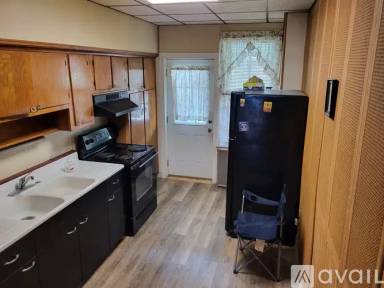 Main picture of 1218 E Centre St