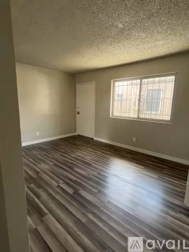Main picture of 517 W 84th St