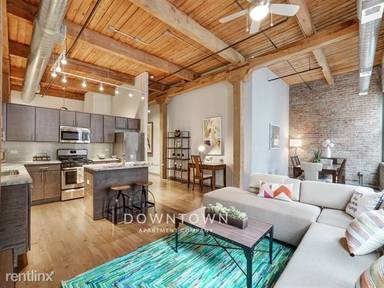 Main picture of 400 East Ohio Condominium