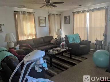 Main picture of 210 Hawley St S