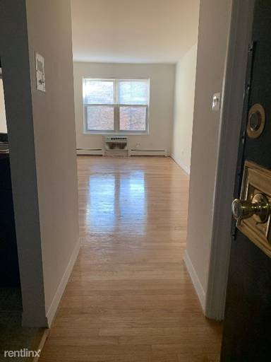 Main picture of 6830 N Sheridan Rd Apartments