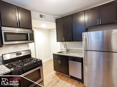 Main picture of 4034 N Ashland Ave