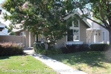 Main picture of 320 Commander Ln