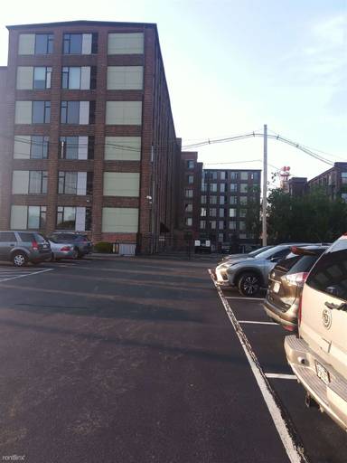 Main picture of 147 Centre St
