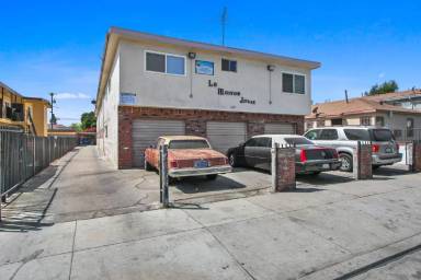 Main picture of 1112 W 94th St