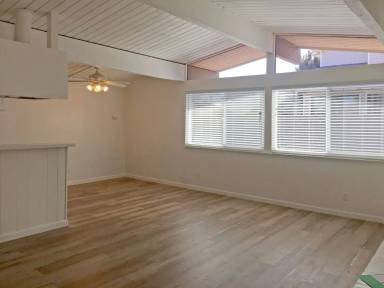 Main picture of 2544 Elden Ave