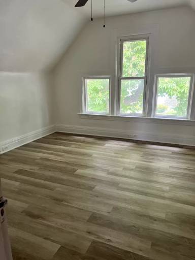 Main picture of 456 27th St
