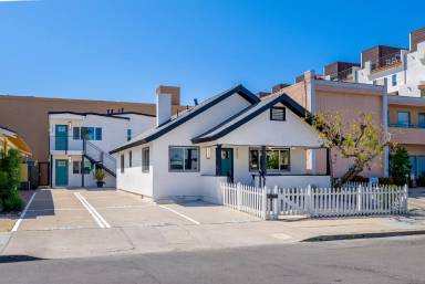 Main picture of 4062 Goldfinch St