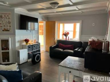 Main picture of 52 Lawrence St