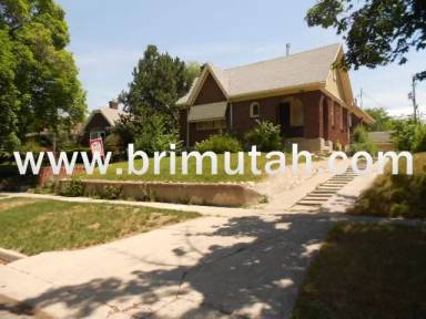Main picture of 2479 S Douglas St