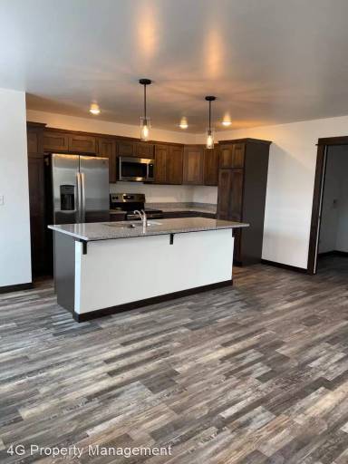 Main picture of 607 Black Diamond St