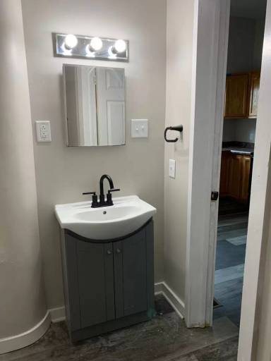 Main picture of 504 2nd Ave