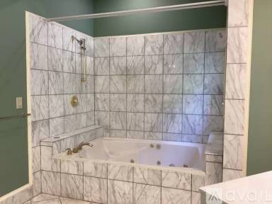 Main picture of 940 Stone Falls Trl