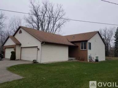 Main picture of 1623 Lamberton Lake Dr NE