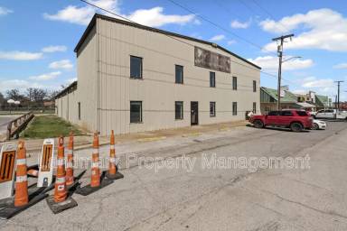 Main picture of 117 W Rock Island Ave