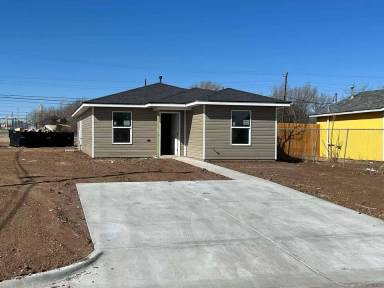 Main picture of 4247 SW 9th Ave