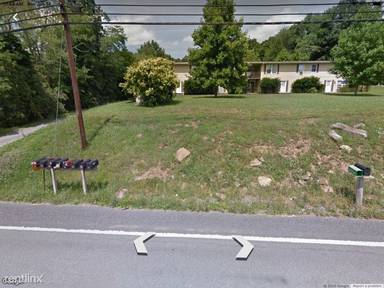 Main picture of 1051 James River and Kanawha Tpke