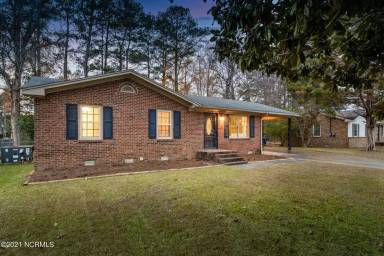 Main picture of 2530 Vernon Ave