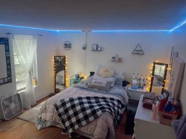 Main picture of 9 Lathrop St