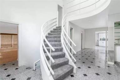Main picture of 1120 Mansell Dr