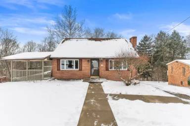 Main picture of 152 W Patty Ln