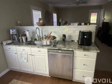 Main picture of 317 Lakeview Dr