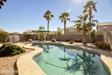 Main picture of 45697 W Starlight Dr