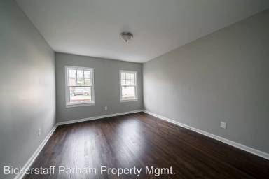 Main picture of 1300 Stark Ave