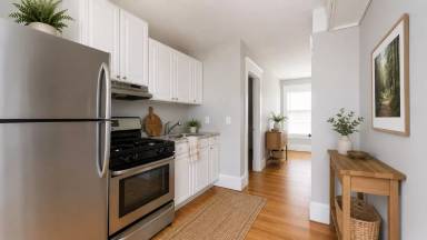 Main picture of 2600 DuPont Ave S