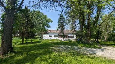 Main picture of 933 Plum Tree Dr