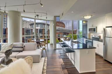 Main picture of One Theater Square