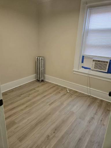 Main picture of 1306 W Hunting Park Ave